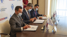 Ожидается, что благодаря подписанному соглашению к концу 2024 года доля вторсырья при выпуске стеклобутылки составит не менее 40 процентов, это обеспечит сокращение выбросов углекислого газа и потребления электроэнергии. Фото: nso.ru