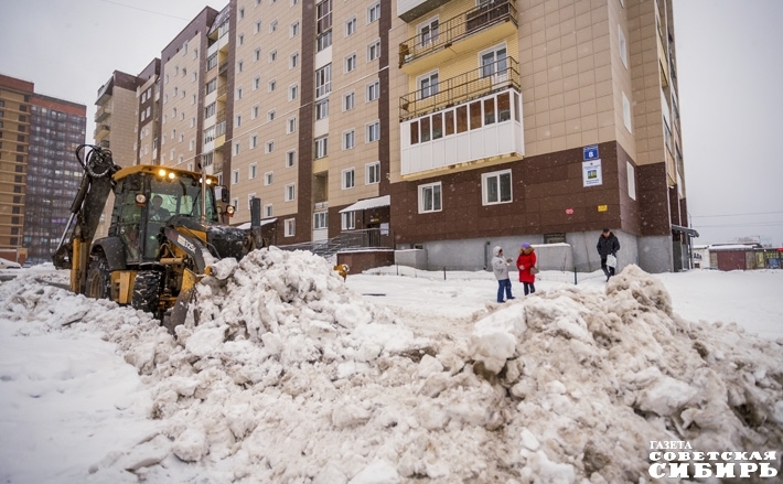 В Новосибирской области трассы от снега очищает техника, привязанная к ГЛОНАСС, — всего 577 машин, которые благодаря системе отслеживаются в режиме реального времени. Изображение доступно на сайте территориального управления автодорог. Фото: Андрей ЗАРЖЕЦКИЙ