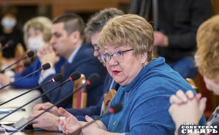 Министр культуры региона Наталья Ярославцева отметила, что на грантовую поддержку в бюджете предусмотрено 20 миллионов рублей и что воспользоваться ею смогут не менее 20 любительских творческих коллективов. Фото: Андрей Заржецкий