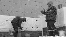 В перечень работ, выполняемых в рамках капитального ремонта, предлагается включить ремонт фасадов, чердаков и подвалов, но только по желанию жильцов. Фото: архив ИД «Советская Сибирь»