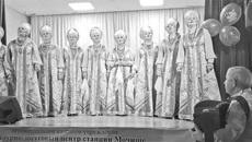 В ДК станции Мочище Новосибирского района хор пенсионеров выступает на всех праздниках. Фото: архив ИД «Советская Сибирь»