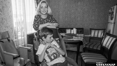 Екатерине Сапроновой приходится часто ложиться с сыном в стационар, чтобы мальчик мог пройти очередной курс реабилитации или лечения. / Фото:
Андрей Заржецкий