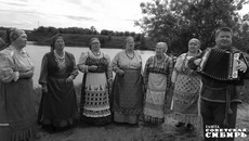 Известный на весь район и за его пределами фольклорный ансамбль «Калиновка» из села Гусельниково. / Фото: архив ИД «Советская Сибирь»