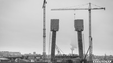 Общий вес пролетного строения, которое соединит два берега сибирской реки, превысит 10 тысяч тонн. Фото: Андрей Заржецкий