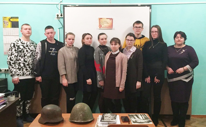 Школьники часто собираются в Николаевской сельской библиотеке. Фото: предоставлено библиотекой
