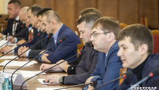 Депутаты намерены выяснить, насколько планирование сбросов воды может продлить на Оби судоходный период, чтобы уточнить временной отрезок перевозки грузов. Фото: Андрей Заржецкий