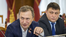 Депутатам рассказали, что в дальнейшем увеличивать вылов можно будет только за счет технологий пастбищной аквакультуры. Так уже делают на озере Сартлан. Фото: Андрей Заржецкий