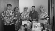 Благодаря гранту областного минрега для мастериц-рукодельниц приобрели швейные машинки, оверлоки и пряжу. Фото: предоставлено Раисой Ясаковой