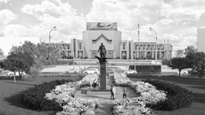 Это дизайн-проект по комплексному благоустройству площади Карла Маркса, где установлен памятник герою войны 1941-1945 годов, сибиряку А. Покрышкину. Предложения по проекту примались до 28 февраля 2022 года на сайте «Зеленый Новосибирск».