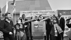 Согласно пятилетней программе в Новосибирской области будет проведено техническое перевооружение и реконструкция шести газораспределительных станций. Это позволит увеличить поставки газа действующим потребителям и подключить новых в Новосибирском, Тогучинском и Чановском районах, городах Барабинске, Бердске и Новосибирске. Документом предусмотрено строительство межпоселковых газопроводов к сельским населенным пунктам Ордынского, Сузунского, Новосибирского и Черепановского районов. Фото: nso.ru
