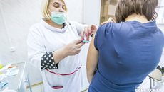 В медицинских учреждениях области трудятся более 13 тысяч медсестер и фельдшеров. К сожалению, потребность в таких кадрах по региону закрыта далеко не везде. Фото: Андрей Заржецкий