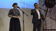 Поэт Павел Куравский: «Качество в этой турнирной борьбе неизбежно растет, потому что участники слышат и видят других авторов, тем самым хотят быть лучше».  Фото: Екатерина Шелудько