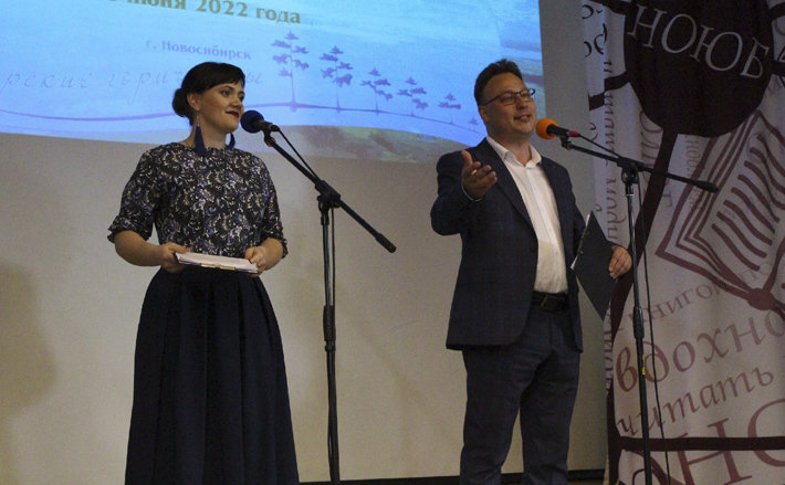 Поэт Павел Куравский: «Качество в этой турнирной борьбе неизбежно растет, потому что участники слышат и видят других авторов, тем самым хотят быть лучше». Фото: Екатерина Шелудько