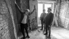 Исполняющий обязанности министра строительства Новосибирской области Алексей Колмаков проинспектировал, как идет достройка одного из проблемных домов ЖК «Закаменский». Фото: Андрей Заржецкий