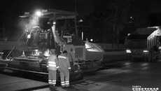 Ночью работают не только подрядчики на дорогах, но и контролеры. Из новшеств текущего года: на объекте присутствует организация, осуществляющая строительный контроль заказчика. Привлечь таковую министерство обязало новосибирскую мэрию. Причем на всех объектах нацпроекта. Фото: архив ИД «Советская Сибирь»