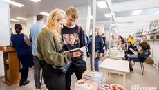 Хорошая книга — роскошь или необходимость? Ответ искали участники регионального форума «Читающий регион: диалог с книгой», прошедшего в рамках международного фестиваля «Книжная Сибирь». Фото: Андрей Заржецкий