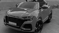 Электромобиль Audi RS Q8 HL518