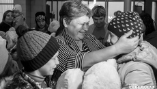 Встреча детей с приемными родителями была полна эмоций. Фото: Андрей Заржецкий