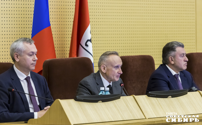 Первый вице-спикер Заксобрания Андрей Панфёров поддержал законопроект об ужесточении штрафов за неправильную парковку. Фото: Андрей Заржецкий