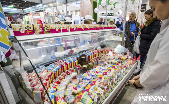 Натуральные и экологически чистые молочные продукты из Новосибирской области охотно приобретают за рубежом — во всем мире в тренде здоровое питание. Фото: Андрей Заржецкий