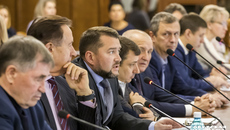 Члены бюджетного комитета Заксобрания рекомендовали вынести проект бюджета-2023 на рассмотрение ноябрьской сессии, главный финансовый документ верстали по консервативному сценарию. Фото: Андрей Заржецкий
