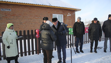 В новом доме из красного кирпича со всеми удобствами никакой мороз не страшен. Фото: maslyanino.nso.ru