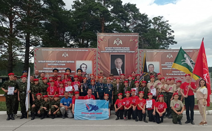 В Доволенском районе подрастает поколение истинных патриотов. Это не только будущие защитники Родины, но и труженики, те молодые люди, для которых сегодня закладываются основы комфортной и стабильной жизни в родных селах. Фото: администрация Доволенского района