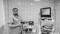 Ветеринарный врач-хирург Артём Хорошавин теперь может выполнять лапароскопические и эндоскопические операции. Фото: Андрей Заржецкий