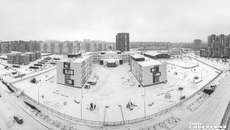 Относительно недавно в Новосибирске, на Родниках, открылась новая средняя общеобразовательная школа № 219. Построена она тоже по нацпроекту, на возведение и оснащение объекта потратили около миллиарда рублей. Фото: Андрей Заржецкий