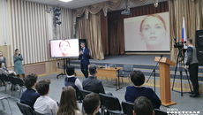 Школьники познакомились с IT-профессиями в метеорологии, узнали, как составляется прогноз погоды, как происходят измерение, анализ и прогнозирование атмосферных явлений с помощью передовых технологий. Фото: Светлана Фролова