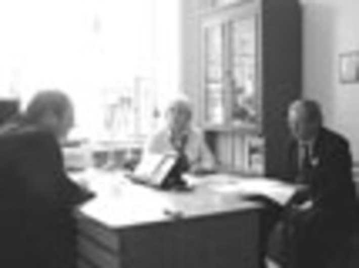 061-03.jpg