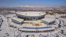 2022. Новая ледовая арена в Новосибирске будет самым крупным спортивным объектом в СФО. Площадь ЛДС — 71 200 м². Уникальность объекта еще и в том, что он многофункциональный. Основная площадка может трансформироваться и принимать не только соревнования по хоккею, но и в том числе культурно-массовые мероприятия: концерты, шоу-программы, выставки и так далее.
