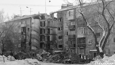 Ситуация с ликвидацией последствий ЧП и расселением жильцов пострадавшего дома — экзамен для власти, насколько каждый чиновник на своем месте способен оперативно и эффективно решать положенные ему в рамках компетенций и полномочий задачи. В идеале — без напоминаний. Фото: Андрей Заржецкий