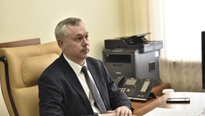 Губернатор Новосибирской области Андрей Травников провел личный прием граждан в режиме видео-конференц-связи. Фото предоставлено приемной губернатора Новосибирской области