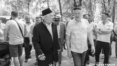 Глава региона Андрей Травников и Президент Совета общественной организации «Региональная татарская национально-культурная автономия Новосибирской области» Амир Гареев. Фото: Андрей Заржецкий