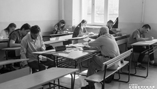Студенты профильных вузов сейчас готовятся к защите дипломов. Но никто не знает, будут ли они работать по специальности. Фото: Андрей Заржецкий