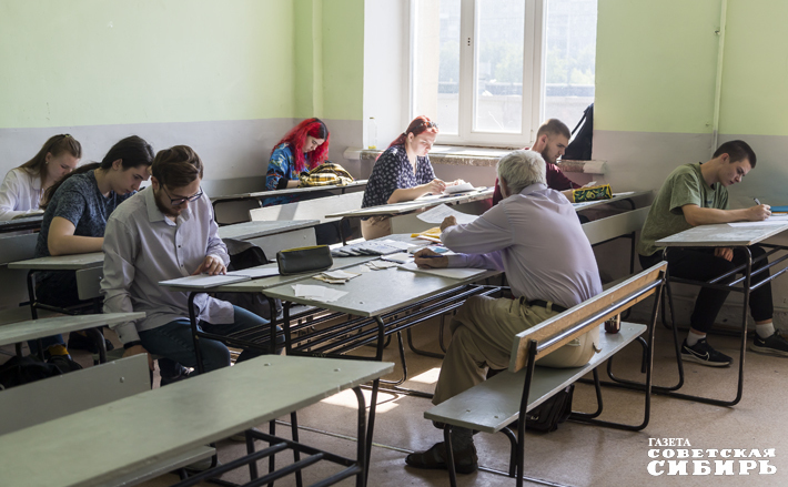 Студенты профильных вузов сейчас готовятся к защите дипломов. Но никто не знает, будут ли они работать по специальности. Фото: Андрей Заржецкий