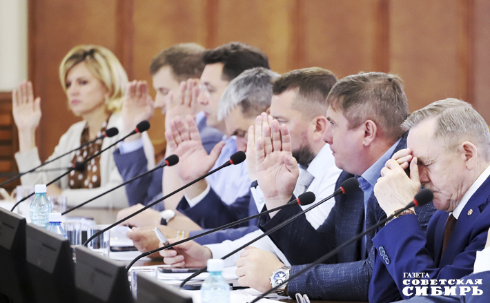 Депутаты Законодательного собрания считают, что финансирование программы «Чистая вода» надо увеличивать, а не уменьшать. Фото: Андрей Заржецкий