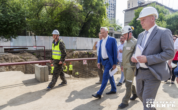 В 2023–2024 годах в регионе предстоит отремонтировать 242 км коммунальных сетей, в том числе 69 км тепловых сетей. Губернатор Андрей Травников дал поручение держать работы под самым жестким контролем. Фото: Андрей Заржецкий