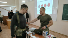 Учебный центр будет действовать на базе региональной общественной организации по развитию армейских тактических дисциплин «Звезда», обладающей необходимой материально-технической базой для осуществления дополнительной подготовки, а также условиями для проведения полевых практических занятий. Фото: nso.ru