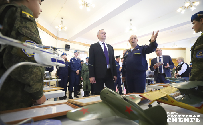 В рамках форума в клубе «Революция» (ДК Октябрьской революции) новосибирцы продемонстрировали уникальные на сегодняшний день в России практики спортивно-патриотического воспитания. Фото: Андрей Заржецкий