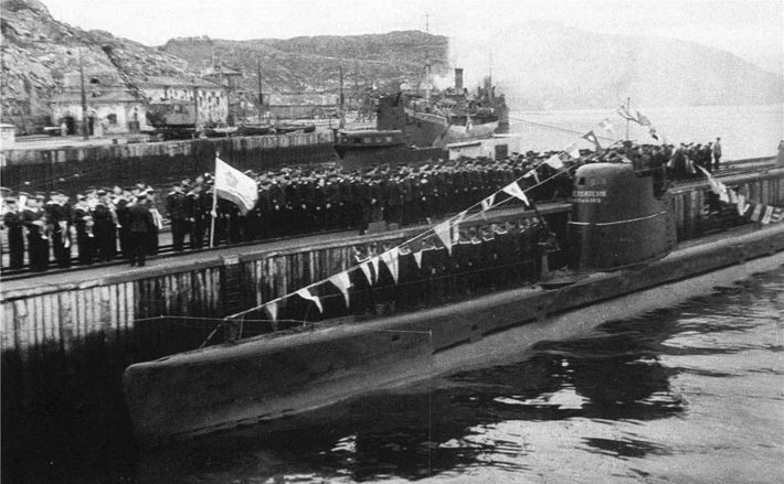 Архивный снимок легендарной подлодки в этом году снова облетел все СМИ: мультимедийный проект «Был месяц Май» к 78-й годовщине Победы в Великой Отечественной войне был создан в содружестве коллективом Художественного музея, Музеем Центрального района города Новосибирска, Музеем документального кино и фестивалем «Встречи в Сибири». Фото: архив ИД «советская сибирь»