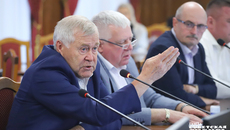 Депутат Законодательного собрания Александр Тепляков убежден: выполнить требования федерального закона в том виде, как сейчас, нереально. Но всегда есть возможность искать другие варианты. Фото: Андрей Заржецкий