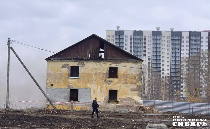 В октябре начали снос и расселение аварийных домов по КРТ. Первый из них, № 28 по ул. Игарской, начали сносить 17 октября, девять семей из этого дома уже переселены в благоустроенные квартиры. Фото: nso.ru