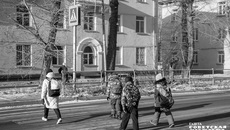 На безопасность школьных маршрутов Новосибирск уже потратил более 150 миллионов рублей, но принятых мер недостаточно, и городские парламентарии указывают мэрии на слабые места. Фото: Андрей Заржецкий