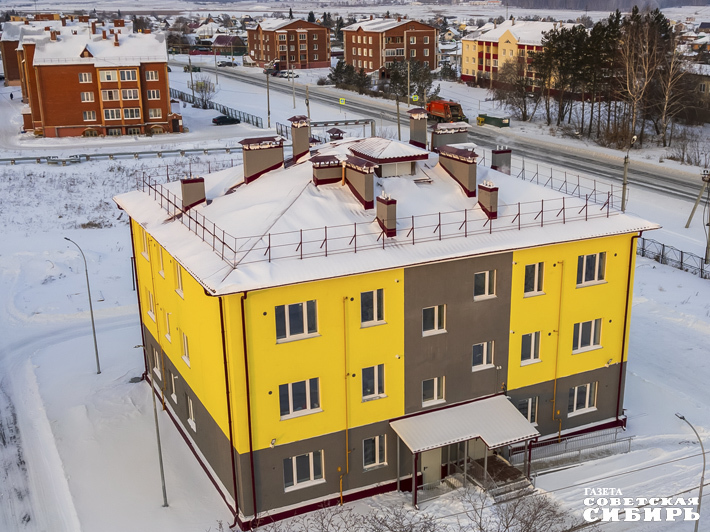 В этом году район обеспечил новым жильем молодых специалистов и детей-сирот — они будут жить в 13- и 6-квартирных домах. Фото: Андрей Заржецкий