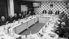 В расширенном заседании приняли участие губернатор Новосибирской области Андрей Травников, спикер регионального парламента Андрей Шимкив, председатель ассоциации «Региональный деловой клуб строителей», заместитель председателя Заксобрания Майис Мамедов, министр строительства Новосибирской области Алексей Колмаков, председатель комитета регионального парламента по строительству, жилищно-коммунальному комплексу и тарифам Олег Подойма, депутаты Заксобрания Николай Машкарин, Никита Галитаров, Илья Поляков, заместитель мэра Новосибирска, начальник департамента строительства и архитектуры мэрии Алексей Кондратьев и другие официальные лица. Фото: Андрей Заржецкий