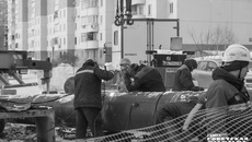 И. о. мэра города Олег Клемешов назвал УК, которые оказались неспособны работать в экстремальных условиях, — это «СПАСДом» и «Домовой» в Кировском районе и «Служба заказчика ЖКХ Ленинского района». «Понятно, что там ветхий жилой фонд и действительно есть объективные трудности. Но это никак не снимает ответственности с управляющих компаний по обеспечению жителей теплом», — уверен градоначальник. Фото: Андрей Заржецкий