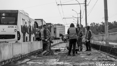 Если раньше тротуары и замену водопропускных труб выполняли в рамках работ по реконструкции и строительству, сейчас эти работы включаются в строительство и ремонт. Это значительно сокращает сроки разработки проектно-сметной документации, упрощает само ПСД. Фото: архив ИД «Советская Сибирь»