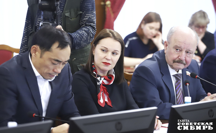 Депутаты Законодательного собрания готовы оказывать всяческую помощь в проведении диспансеризации, чтобы состояние своего здоровья могли проверить как можно больше людей. Фото: Андрей Заржецкий